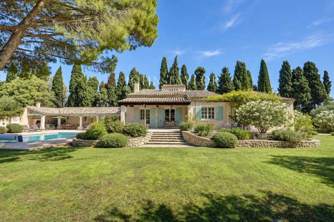 Casa en Saint-Remy-de-Provence, Provenza-Alpes-Costa Azul, Francia 1 - 18834955
