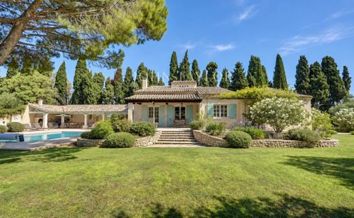 House in Saint-Rémy-de-Provence, Provence-Alpes-Côte d'Azur, France 1