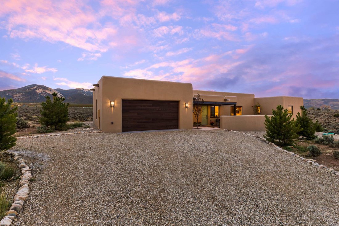 House in Arroyo Seco, New Mexico, United States 1 - 18888109