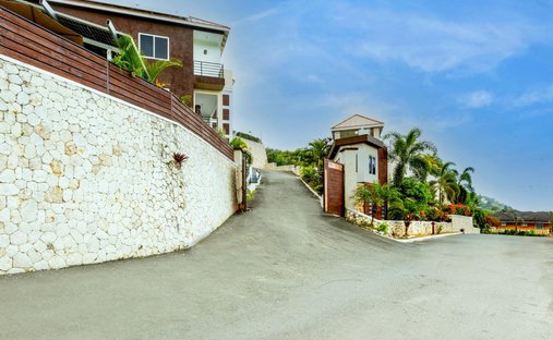 Townhouse en Stony Hill, Parroquia de Saint Andrew, Jamaica 1