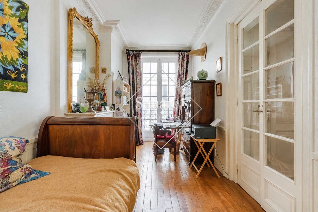 Appartamento a La Fourche-Guy Môquet, Paris 17e Arrondissement, Parigi 5 - 18911386