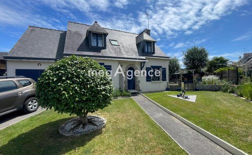 House in Larmor-Baden, Brittany, France 1