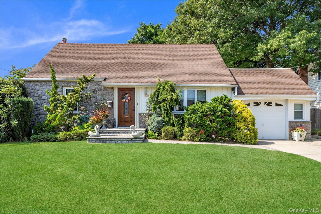 House in Hicksville, New York, United States 1 - 18917481