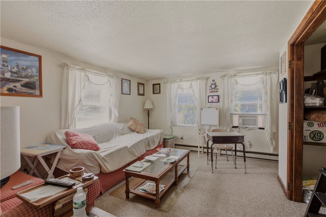Portsmouth, Rhode Island, United States 4 - 18919143
