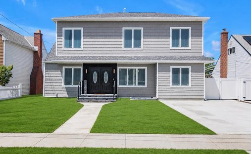 House in Hicksville, New York, United States 1