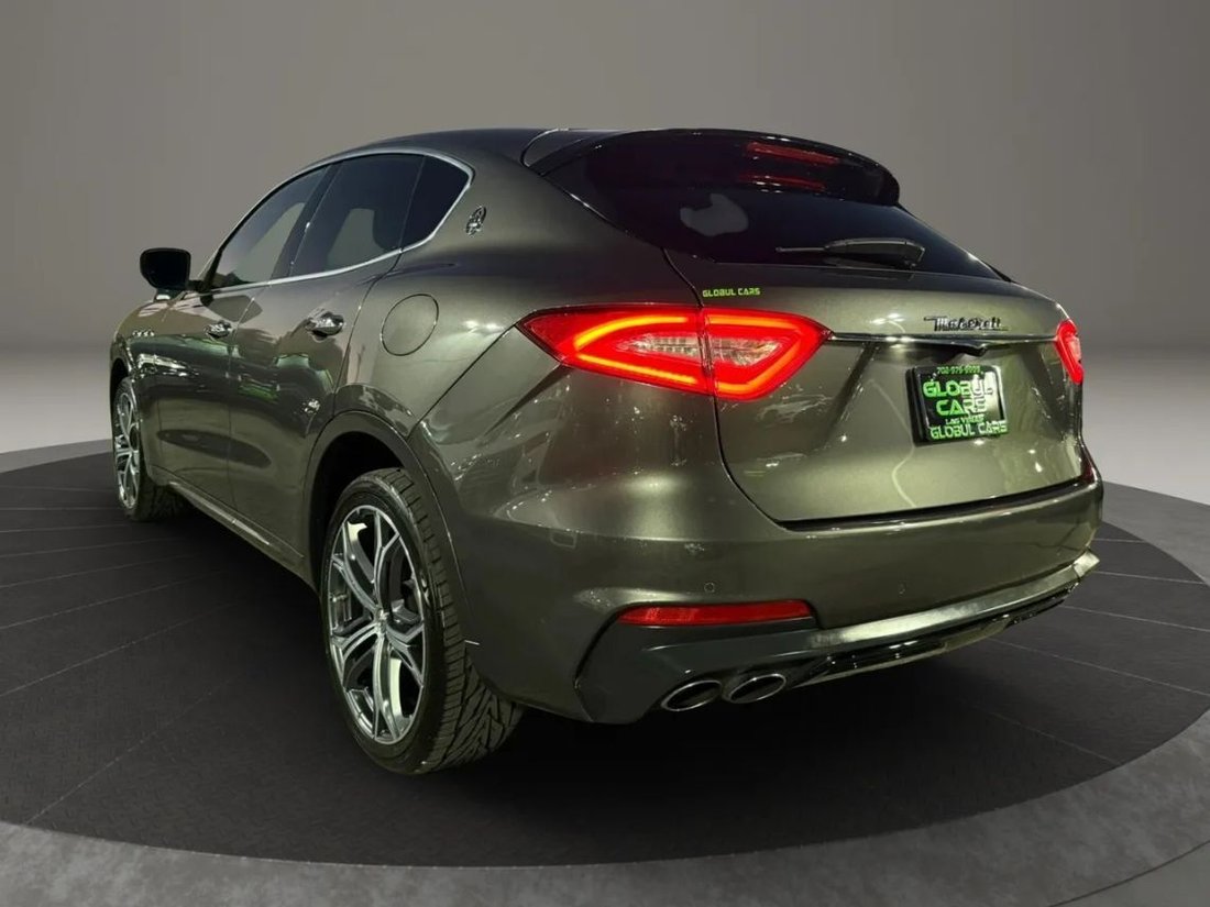 Suv in Las Vegas, NV, United States 5 - 18914505