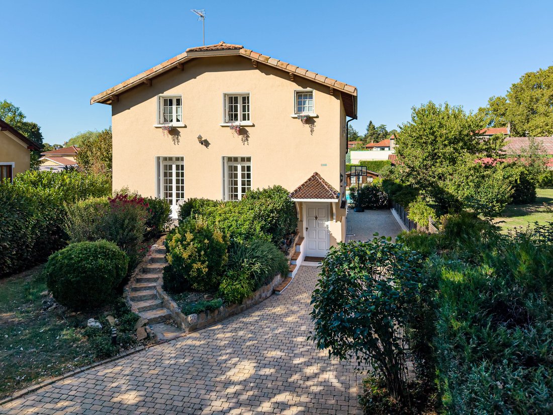 Maison à Fleurieu-sur-Saône, Auvergne-Rhône-Alpes, France 1 - 18920839