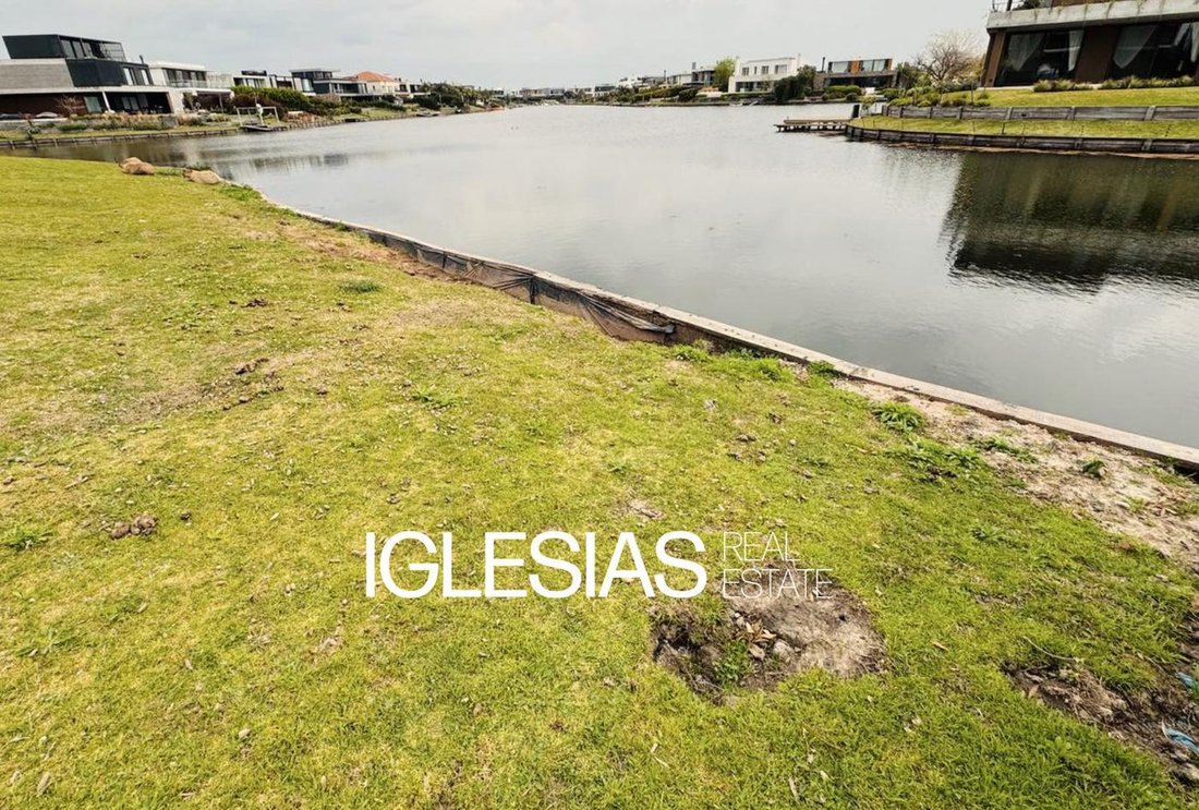 Land in Tigre, Buenos Aires Province, Argentina 1 - 18844306
