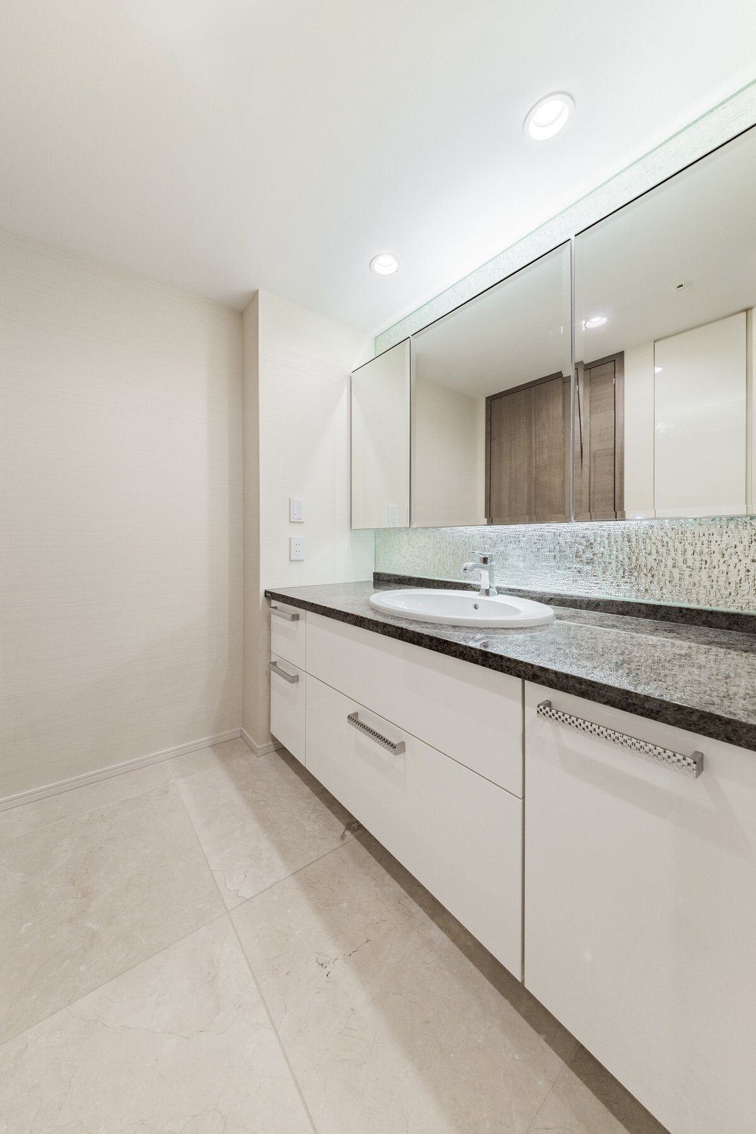 Condo in Minato City, Tokyo, Japan 4 - 18913592