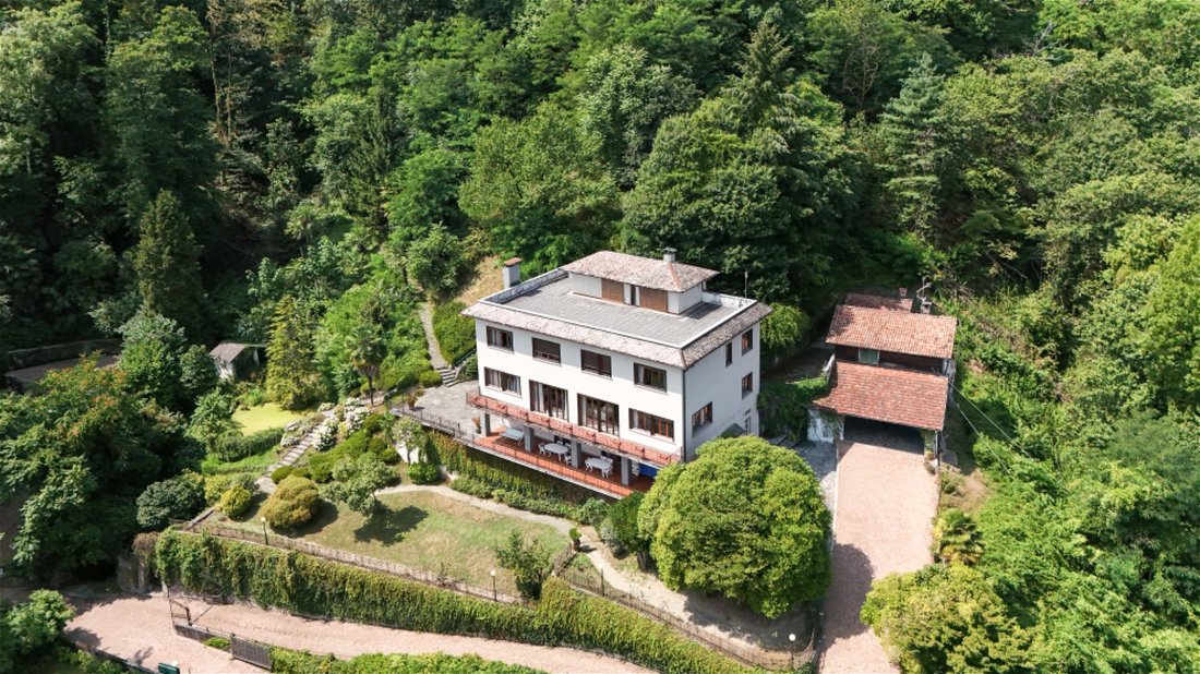 Villa in Stresa, Piedmont, Italy 1 - 18905098