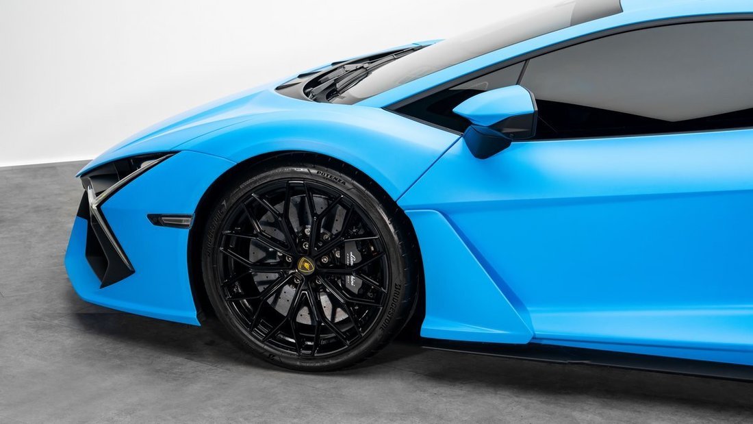Coupe in Dubai, United Arab Emirates 4 - 18913574