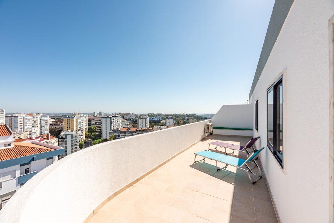 Apartment in Carnaxide e Queijas, Lisbon, Portugal 2 - 18914773