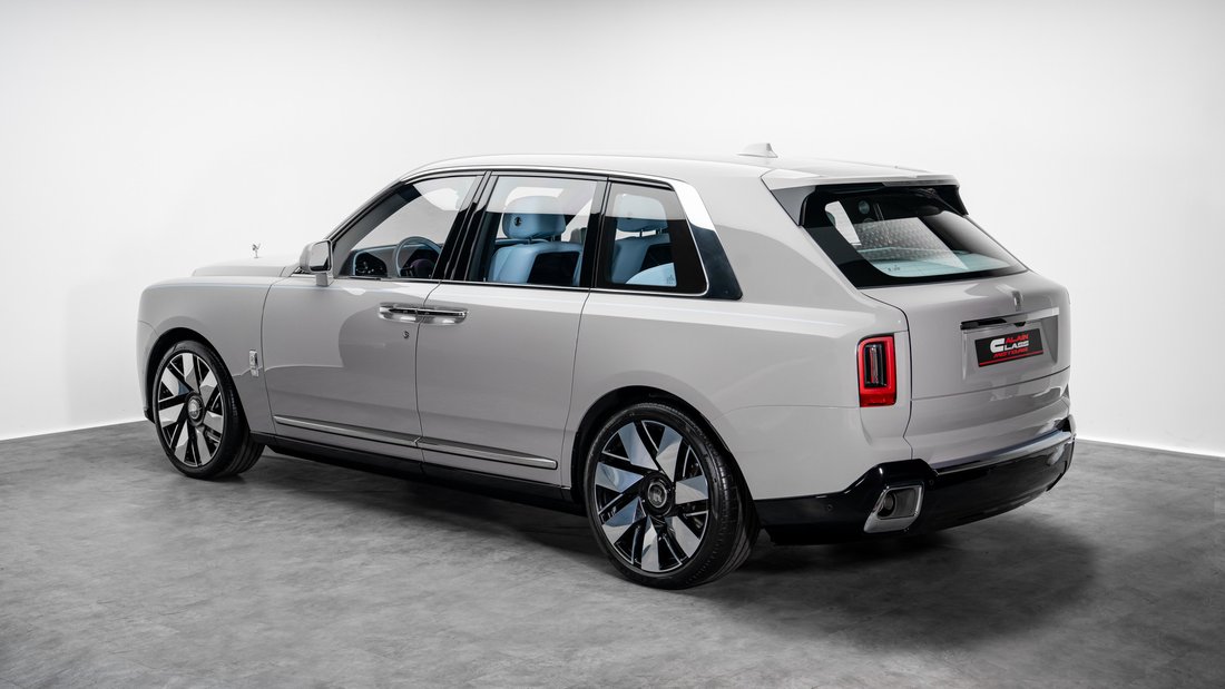 Suv in Dubai, United Arab Emirates 2 - 18913962