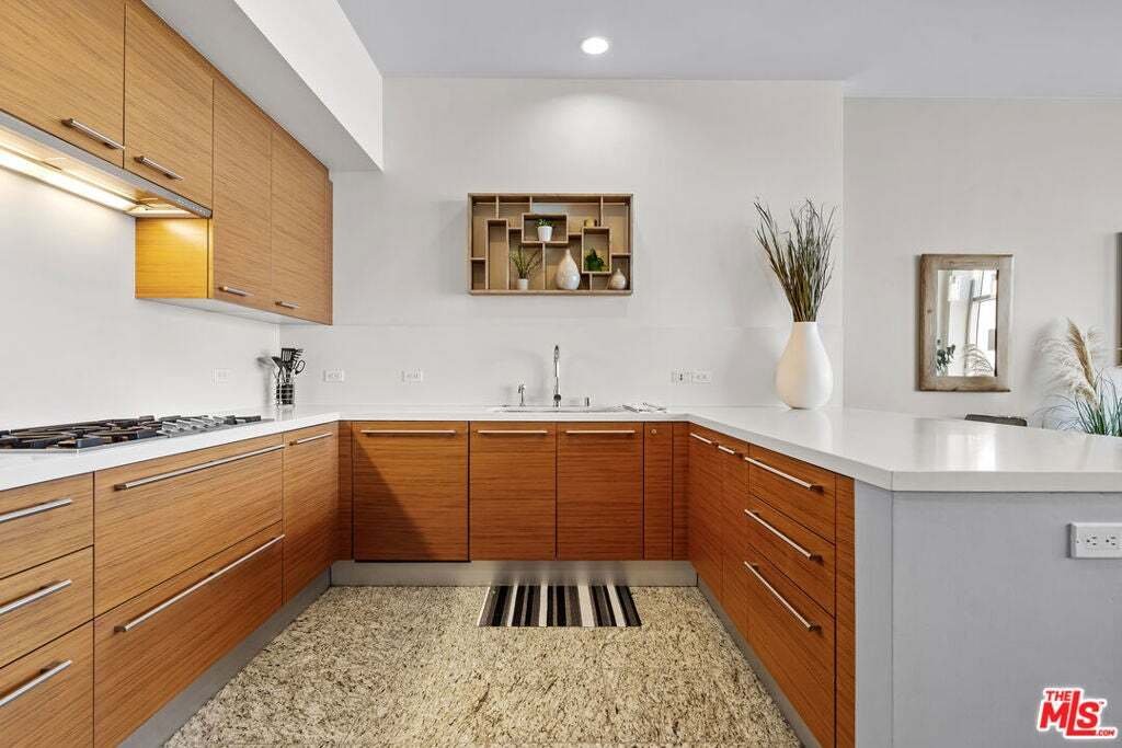 Condo in Los Angeles, California, United States 3 - 18922087