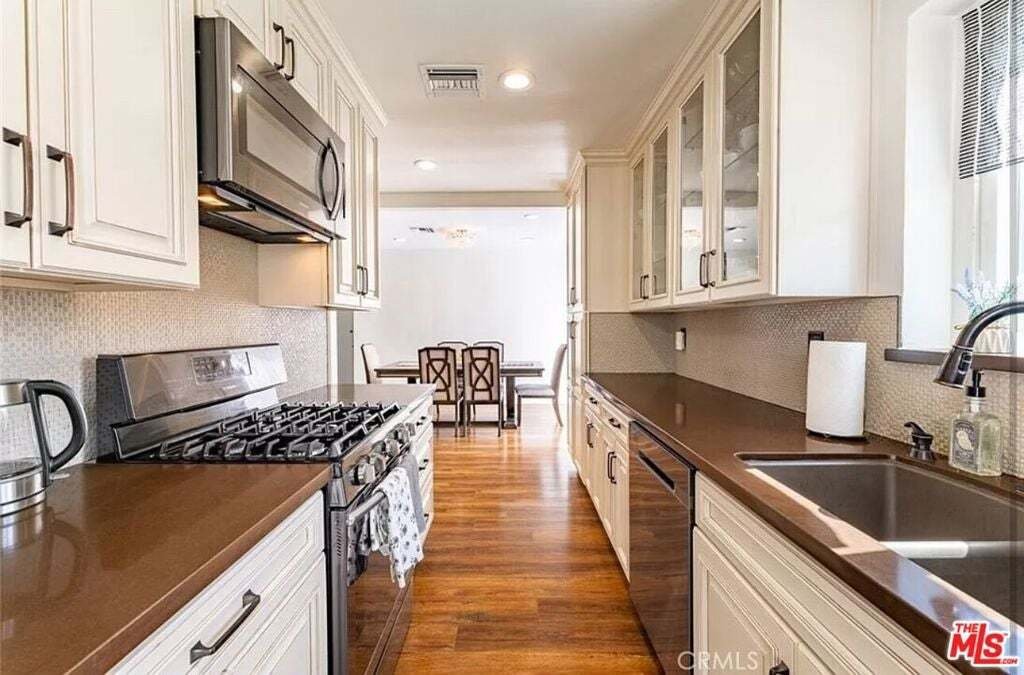 House in Los Angeles, California, United States 3 - 18922080
