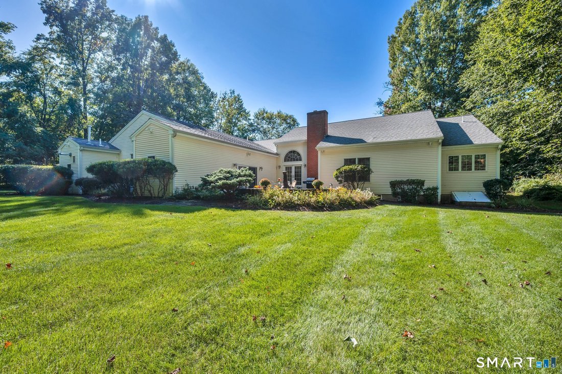 House in Southington, Connecticut, United States 5 - 18922216