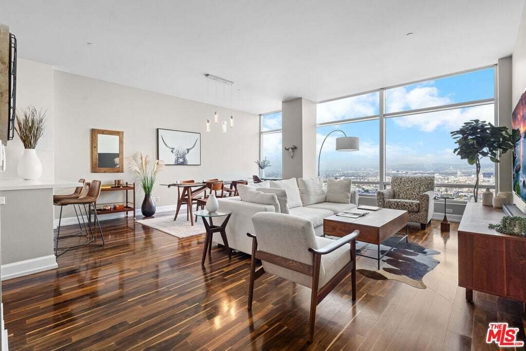 Condo in Los Angeles, California, United States 1 - 18922087