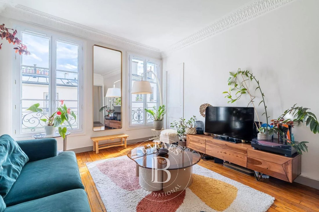 Apartment in Henri Barbusse, Levallois-Perret, France 3 - 18922255