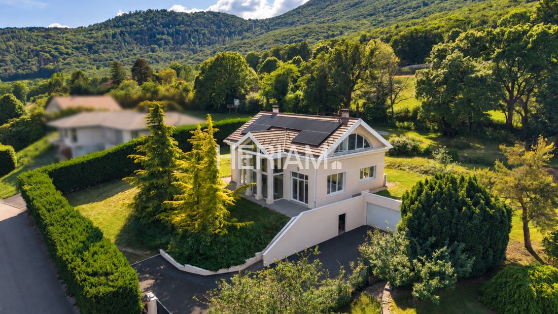 House in Divonne-les-Bains, Auvergne-Rhône-Alpes, France 3 - 17917740