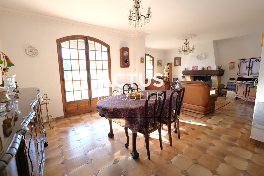 House in Le Vallon-La Croix Blanche-Basses Viougues-Coustelade, Salon-de-Provence, France 3 - 18922164