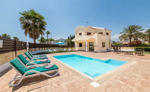 Villa in Sotira, Cyprus 1