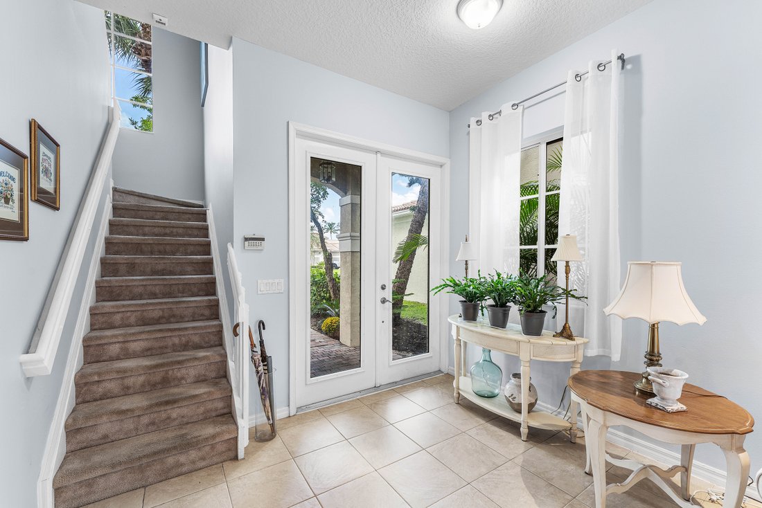 West Palm Beach, Florida, United States 5 - 18922065