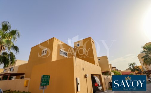 Townhouse in Khalifa City, Abu Dhabi, United Arab Emirates 1