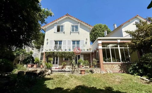 House in Thiers, Le Raincy, France 1