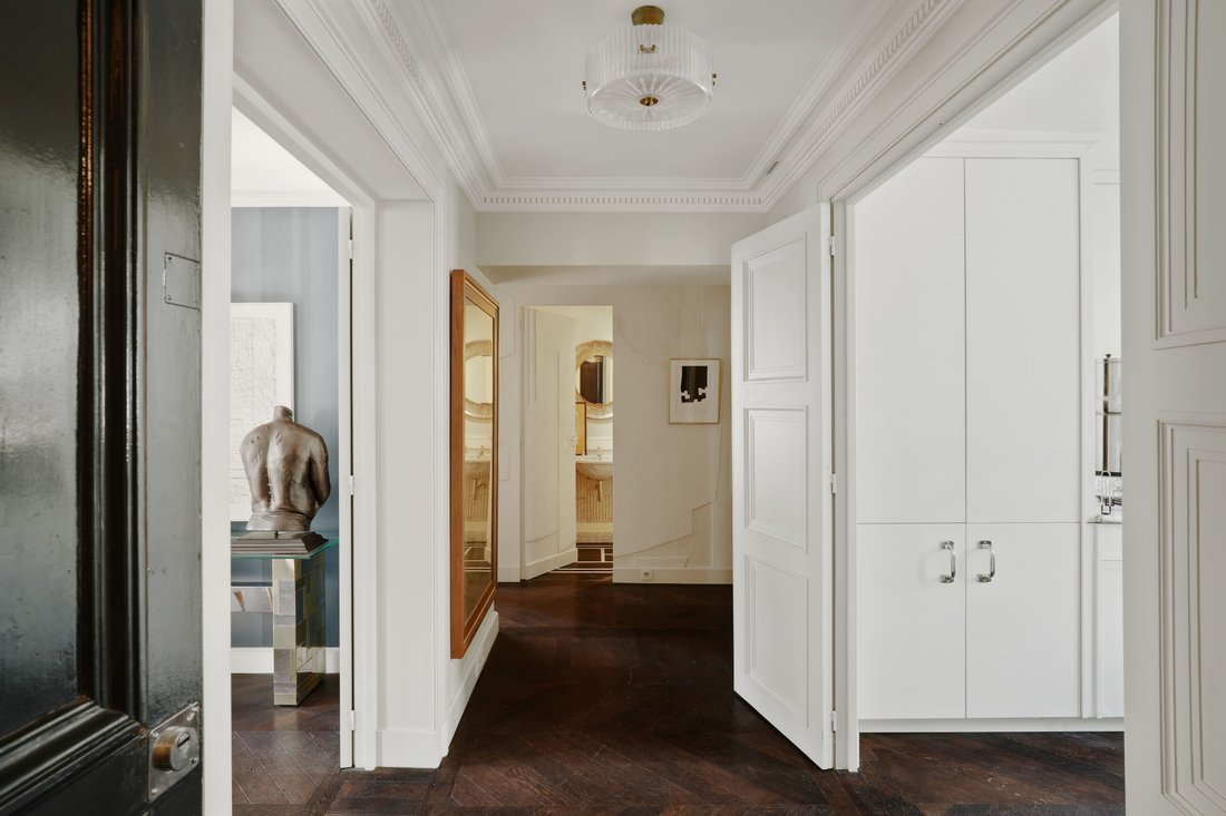 Apartment in Elysées-Madeleine, Paris 8e Arrondissement, Paris 2 - 18908029