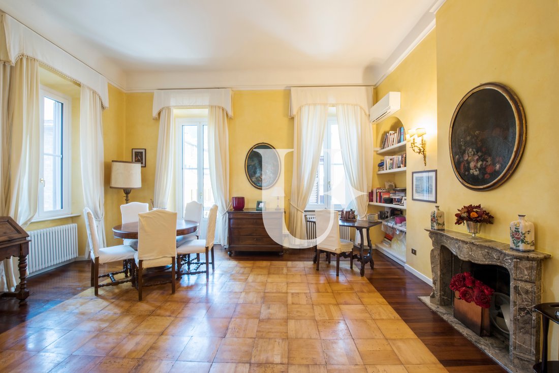 Appartement à Centro Storico, Côme, Lombardie 2 - 18516672