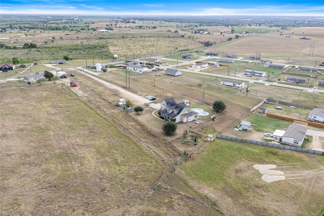 House in Elgin, Texas, United States 5 - 18922557