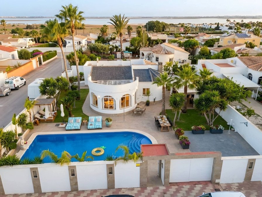 Villa a Torrevieja, Comunità Valenzana, Spagna 2 - 18922455