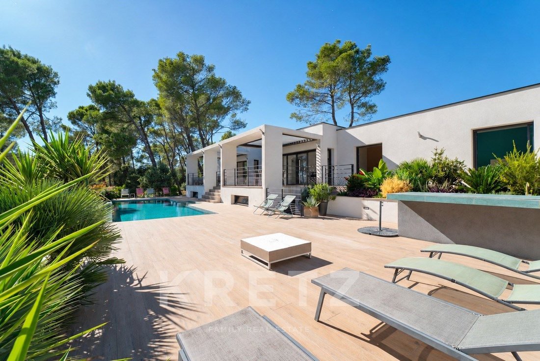 Country House in La Gazelle, Nimes, France 3 - 18922458