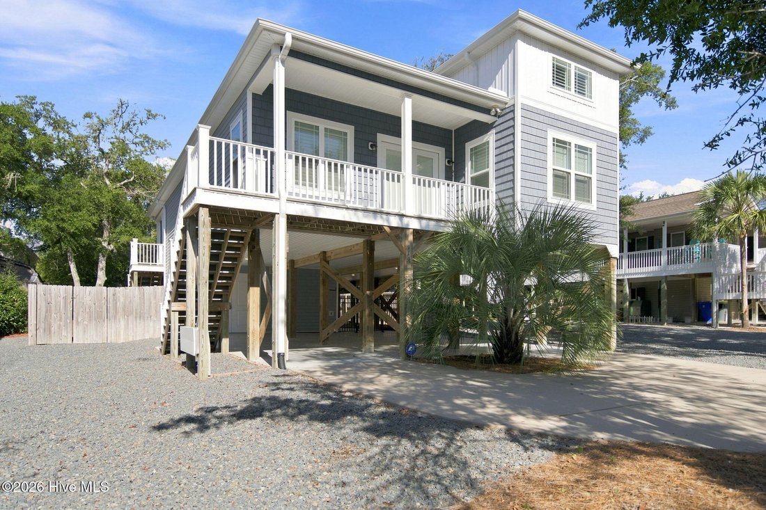 House in Oak Island, North Carolina, United States 4 - 18922573