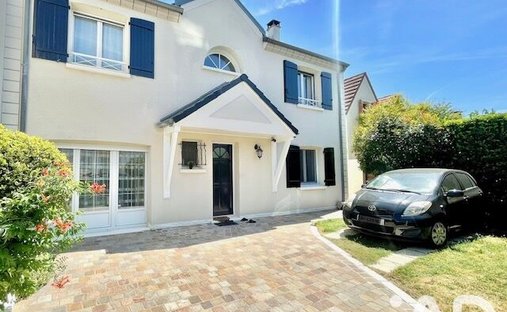 House in Le Plateau Pyramide, Athis-Mons, France 1