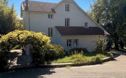 Maison à Saint-Sorlin-de-Morestel, Auvergne-Rhône-Alpes, France 1