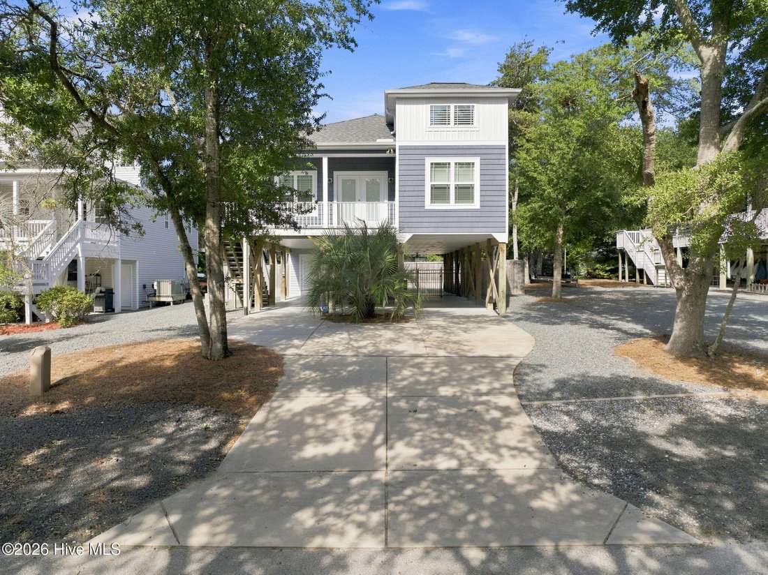 House in Oak Island, North Carolina, United States 3 - 18922573