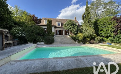 House in Villennes-sur-Seine, Ile-de-France, France 1