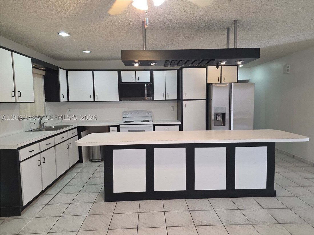 House in Miami, FL, United States 4 - 18922586