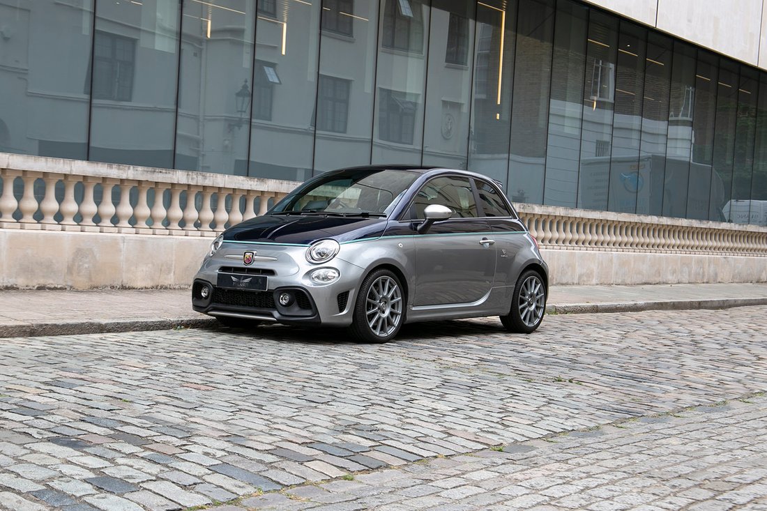 Coupe in London, United Kingdom 1 - 18922908