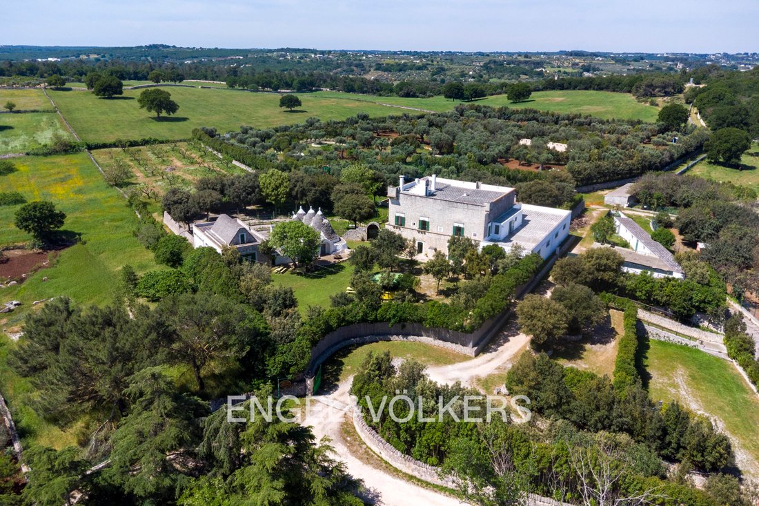 Estate in Ceglie Messapica, Apulia, Italy 1 - 18435406