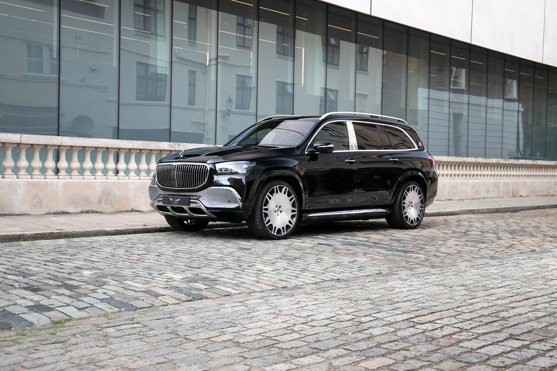 Suv in London, United Kingdom 1 - 18922753