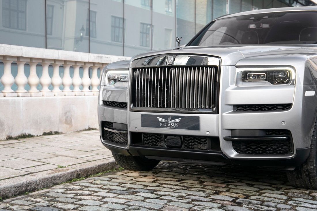 Suv in London, United Kingdom 2 - 18922792