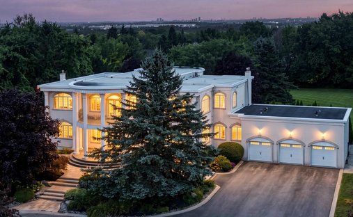 House in Whitchurch-Stouffville, Ontario, Canada 1