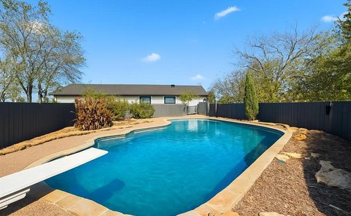 Farm Ranch in Sanger, Texas, United States 1