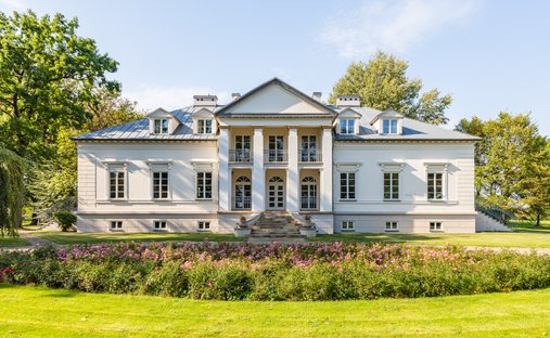 House in Falęcin, Masovian Voivodeship, Poland 1