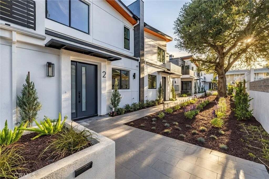 Townhouse in Altadena, California, United States 3 - 18446622