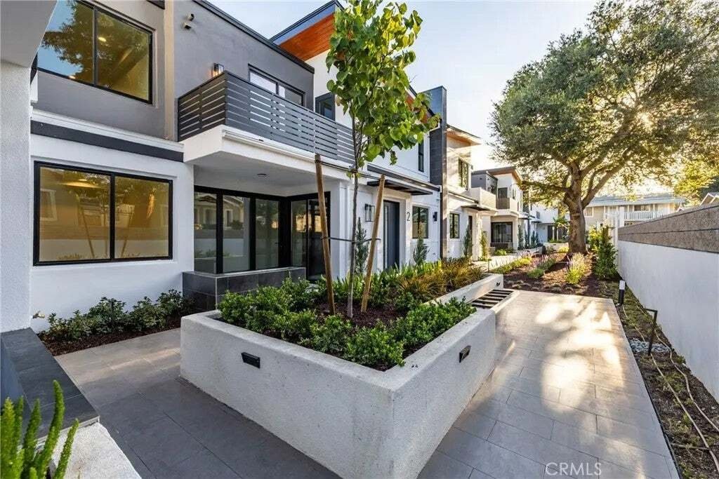 Townhouse in Altadena, California, United States 2 - 18446622