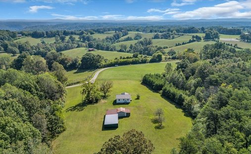 House in Smithville, Tennessee, United States 1