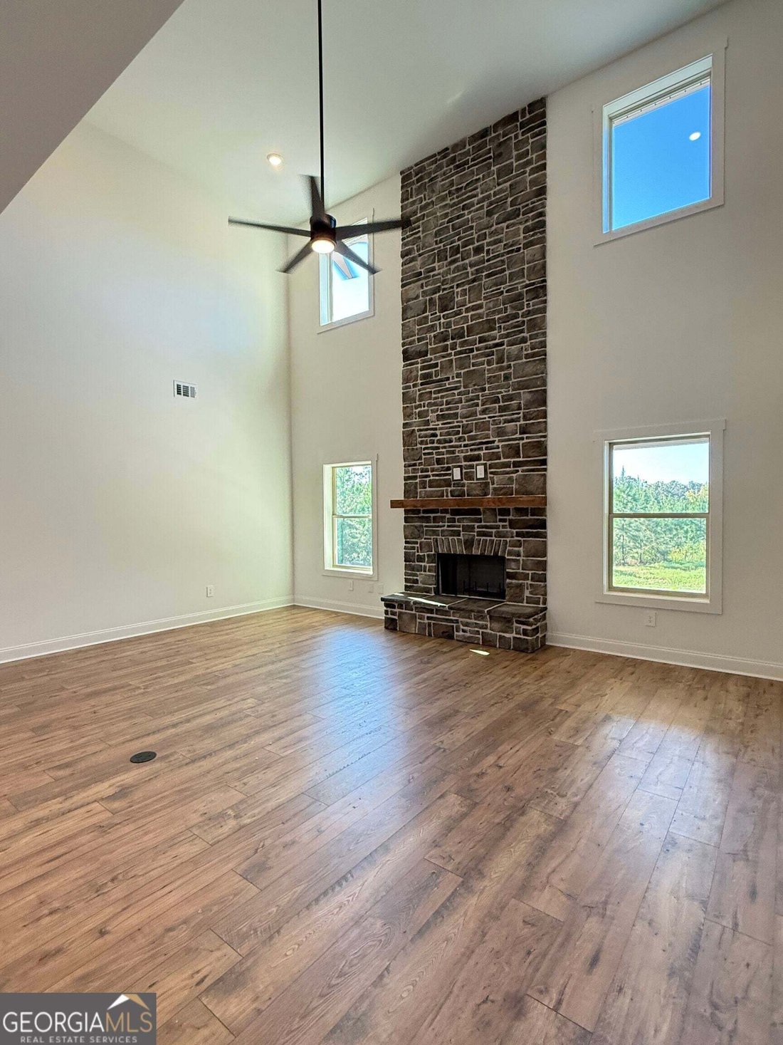 House in Forsyth, Georgia, United States 5 - 18041997